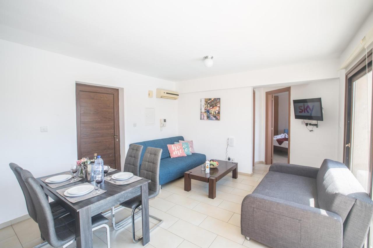 Napiana Apartments アヤナパ エクステリア 写真