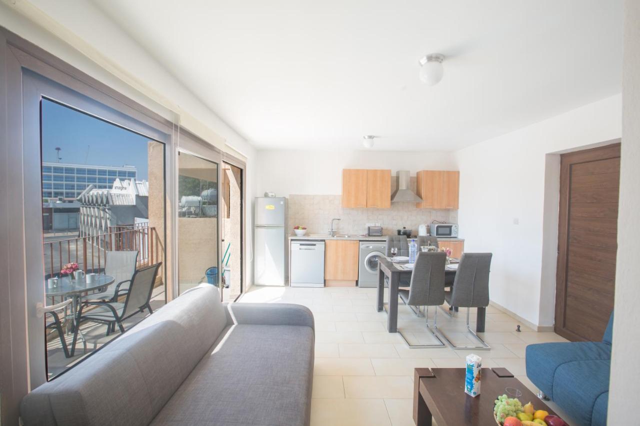 Napiana Apartments アヤナパ エクステリア 写真