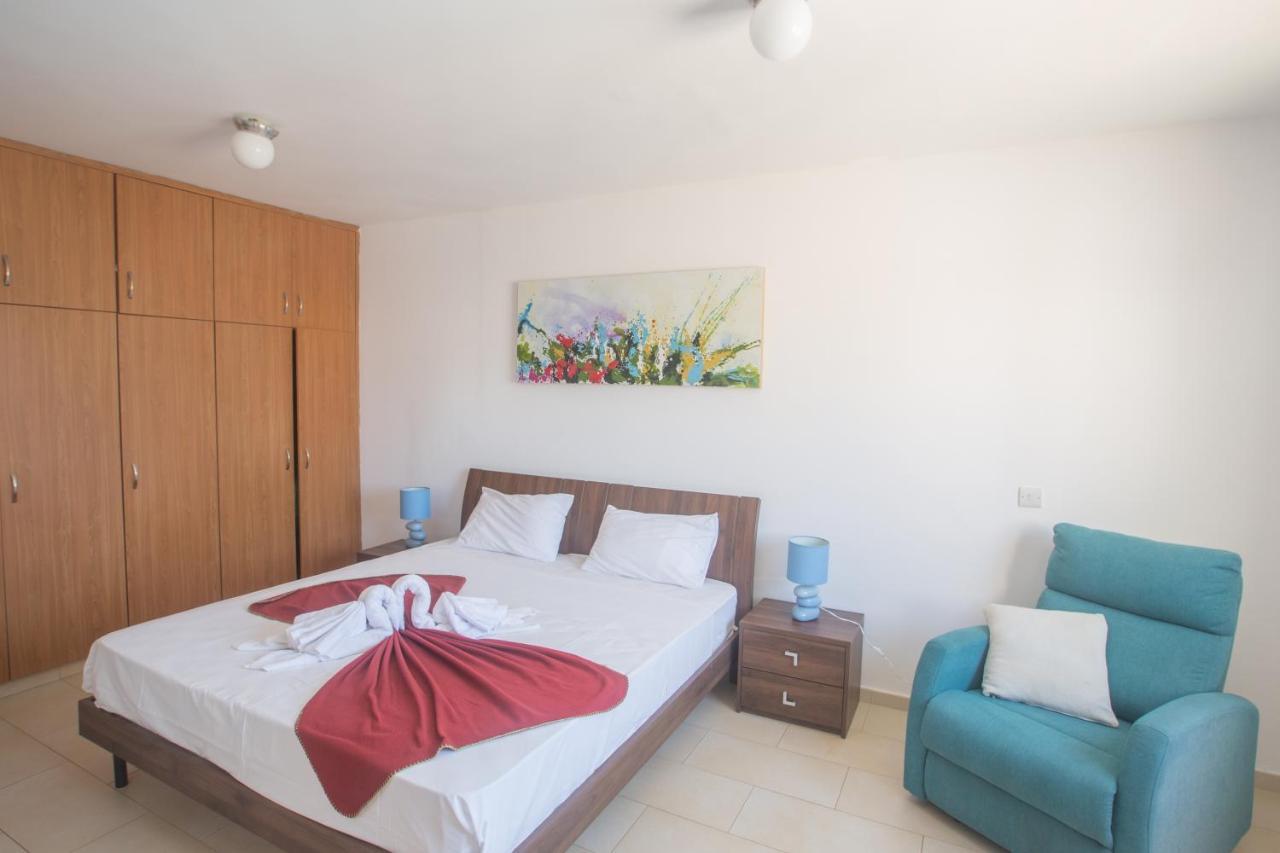 Napiana Apartments アヤナパ エクステリア 写真