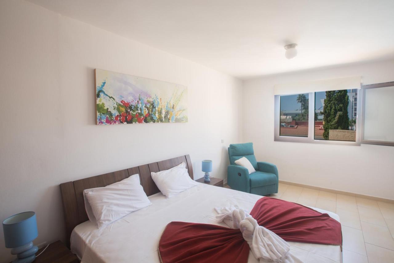 Napiana Apartments アヤナパ エクステリア 写真