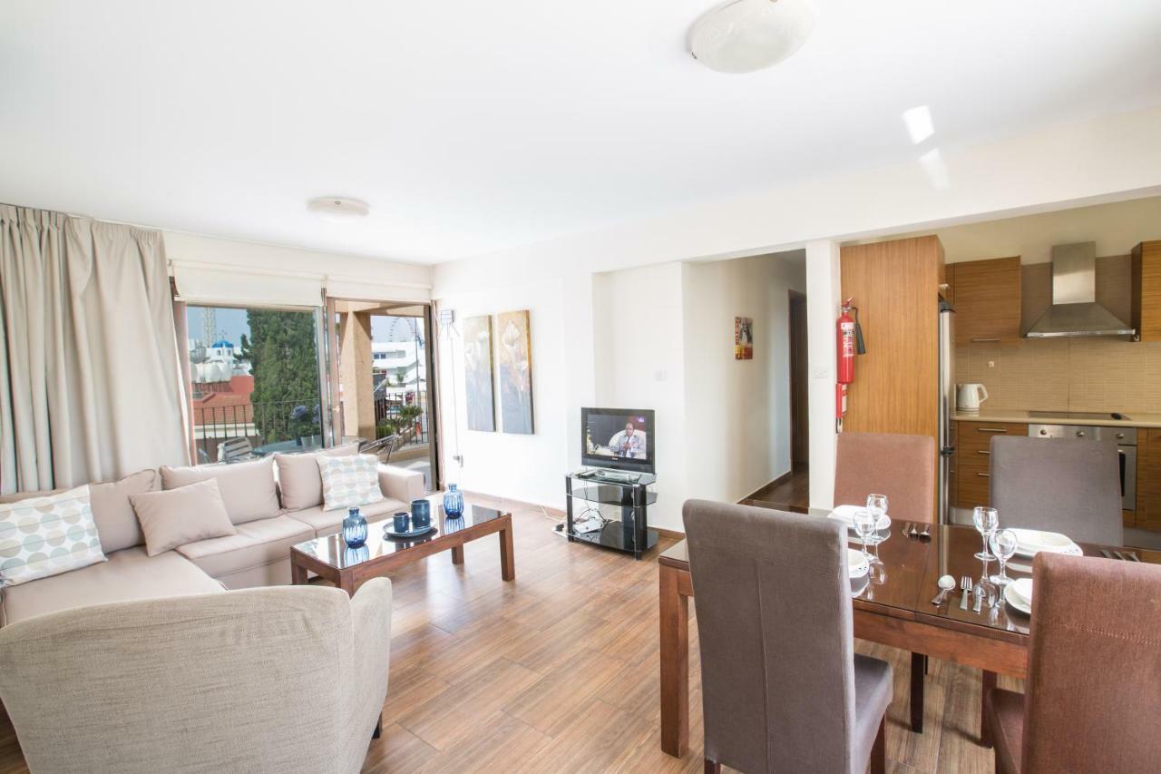 Napiana Apartments アヤナパ エクステリア 写真