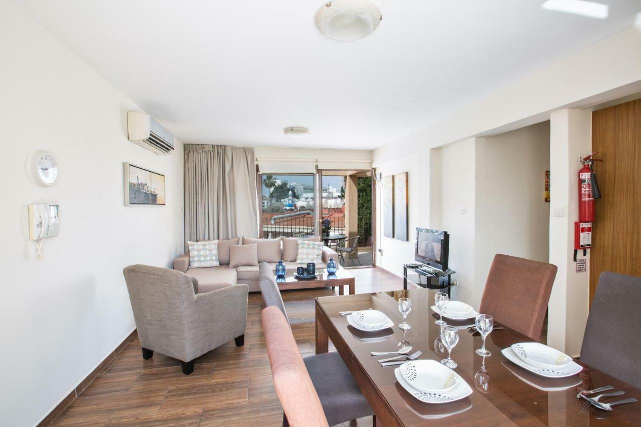 Napiana Apartments アヤナパ エクステリア 写真