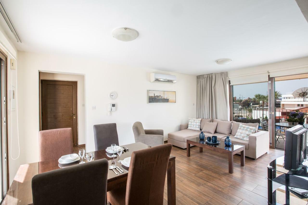 Napiana Apartments アヤナパ エクステリア 写真